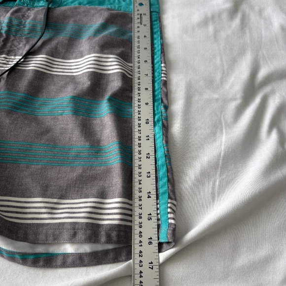 RVCA Men's 36 Classic Non-Stretch Board Shorts Gray Striped Surfer Ocean Beach - Picture 14 of 16